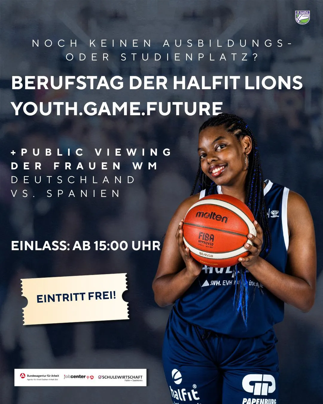 Junge Frau h&auml;lt Basketball, Infos zur Veranstaltung (siehe Text)