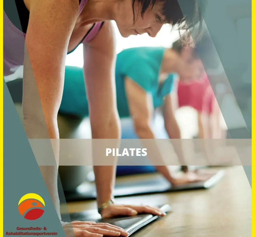 Collage: Bild einer Frau, die auf einer Gymnastikmatte kniet, daneben das Logo des Vereins und der Schriftzug "Pilates"