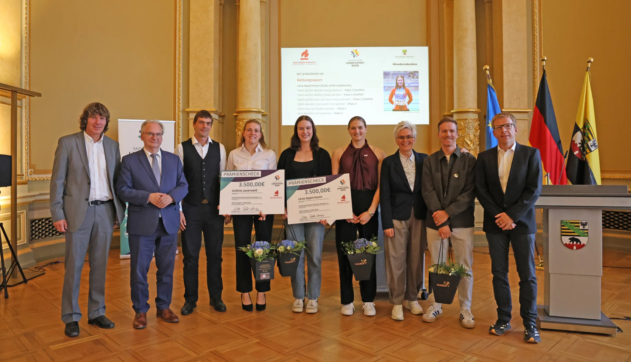 Athlethen DLRG mit Urkunden